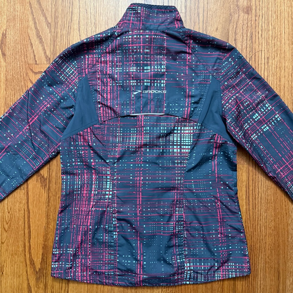Brooks Shelter Technology running zip up jacket size M - Picture 9 of 16